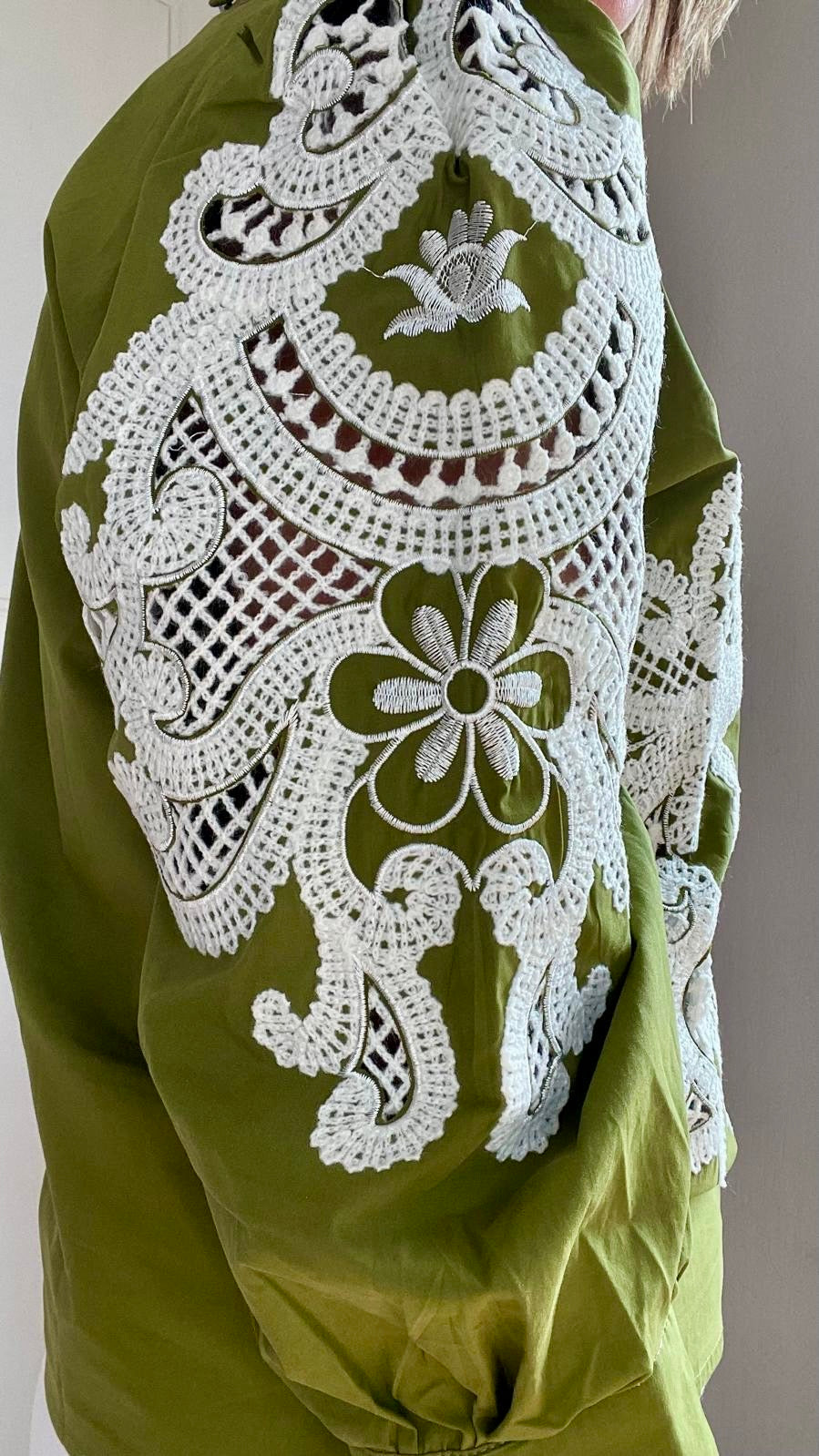 Blouse brodée César