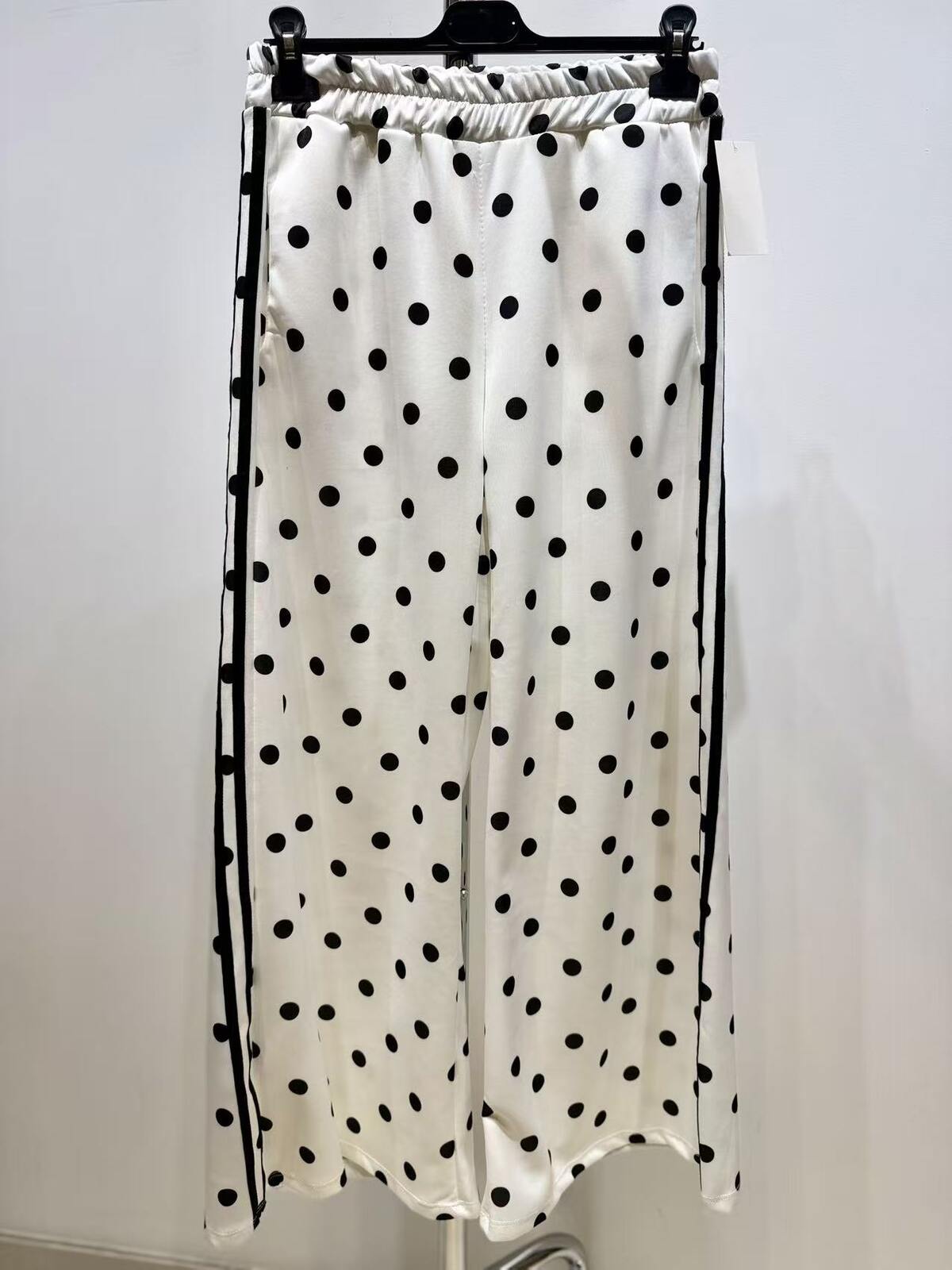 Jogging Polka Dot