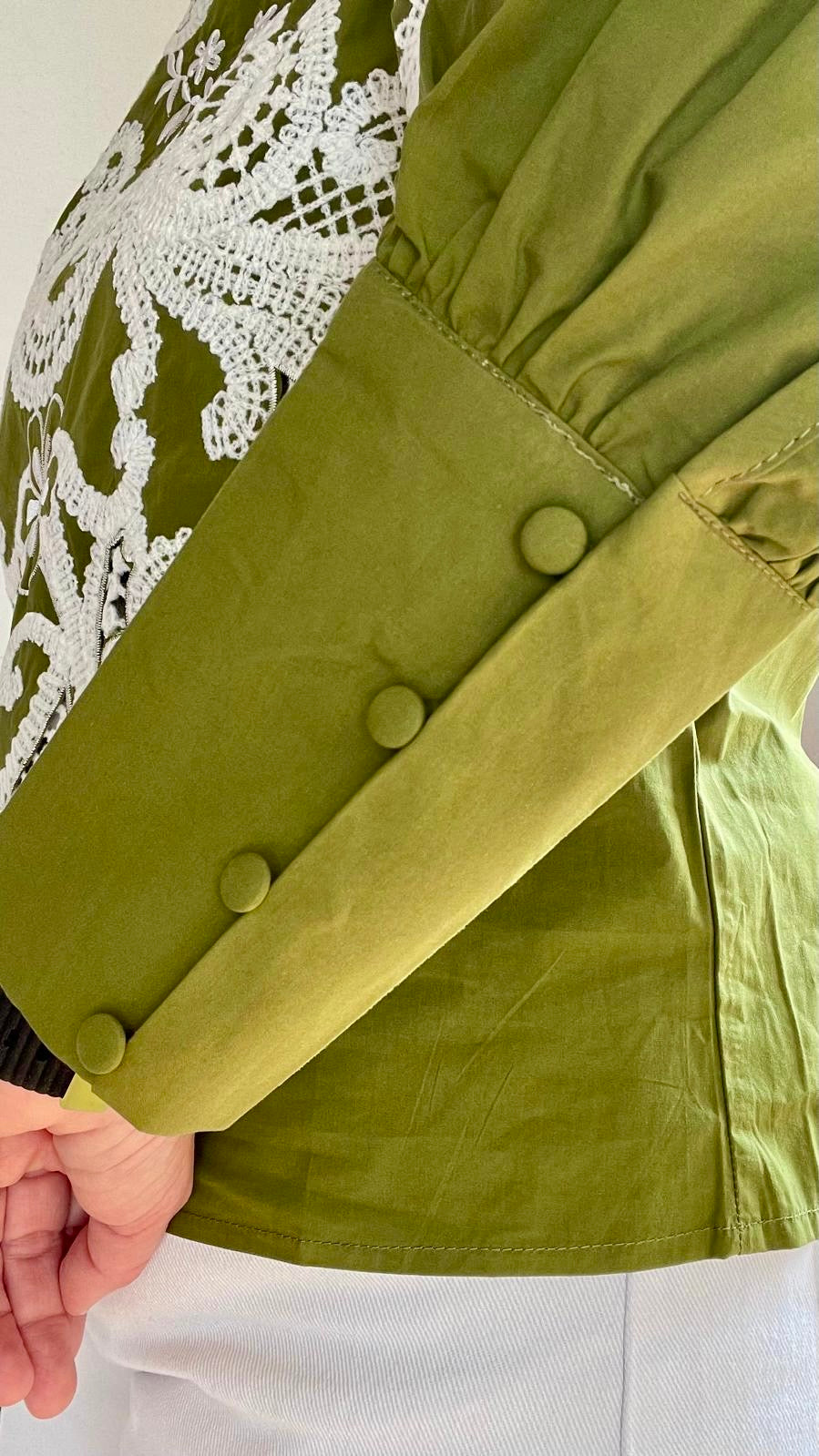 Blouse brodée César