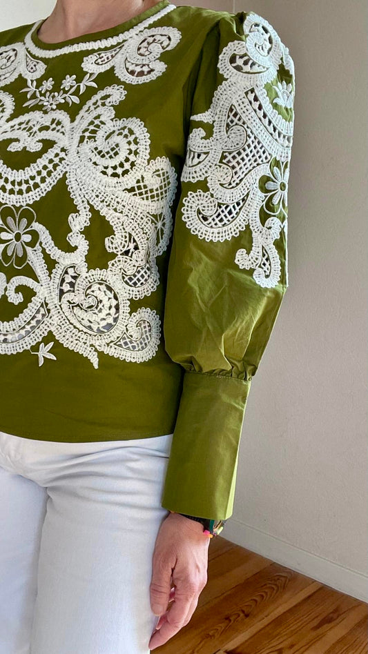 Blouse brodée César