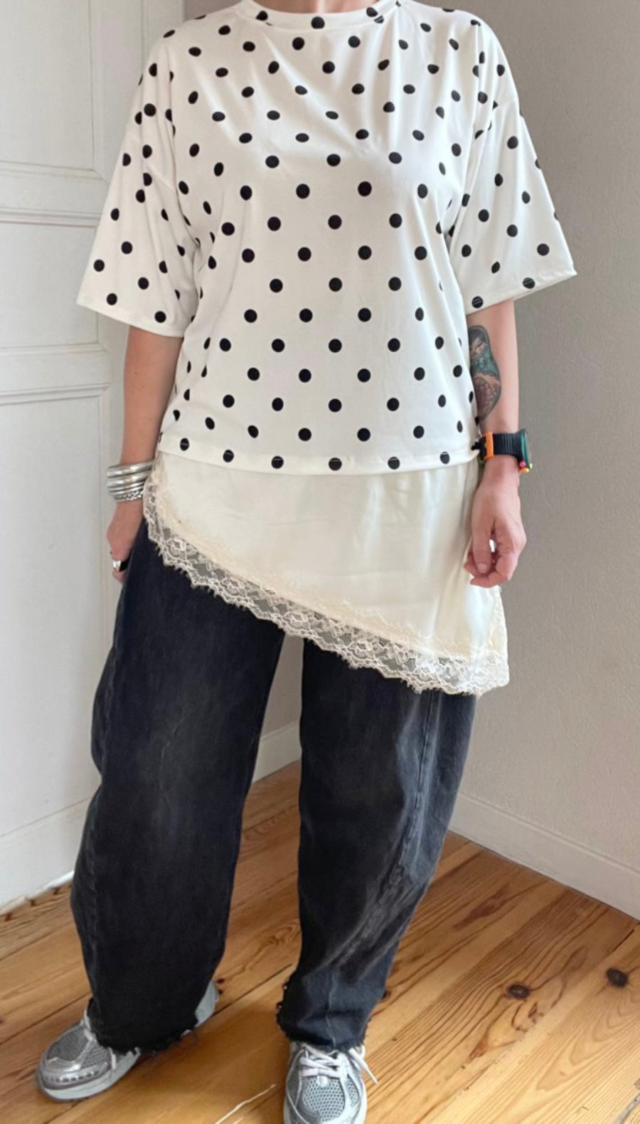 T-Shirt asymétrique à pois blanc